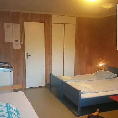 汽车旅馆 多姆巴斯汽车旅馆 2*